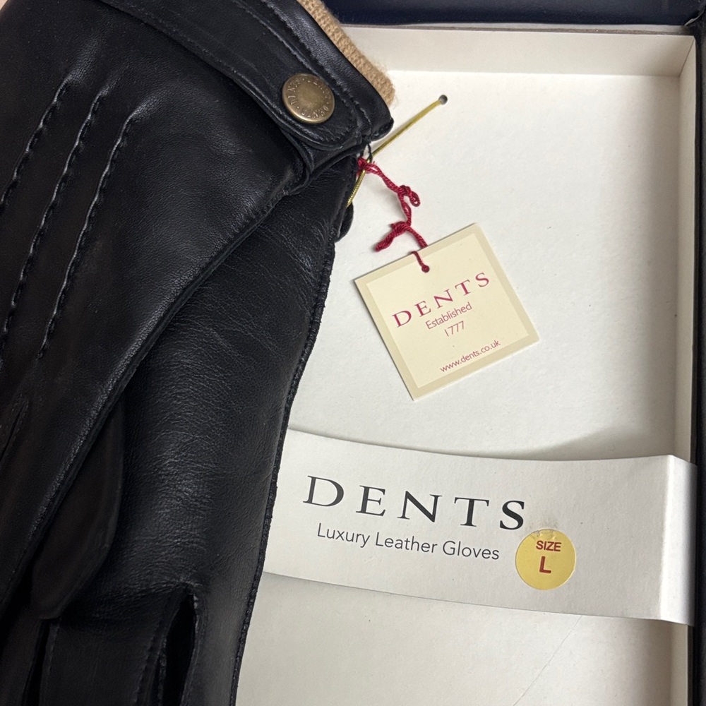 Elegant Black Leather Men's Gloves - Picture 2 of 5